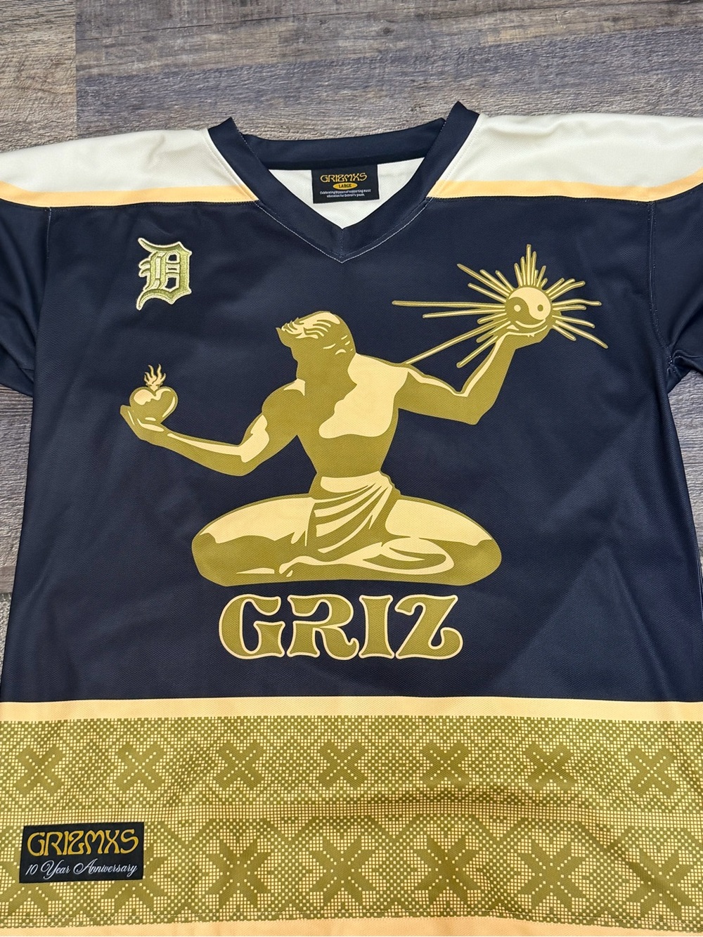 Griz - Picture 3 of 5